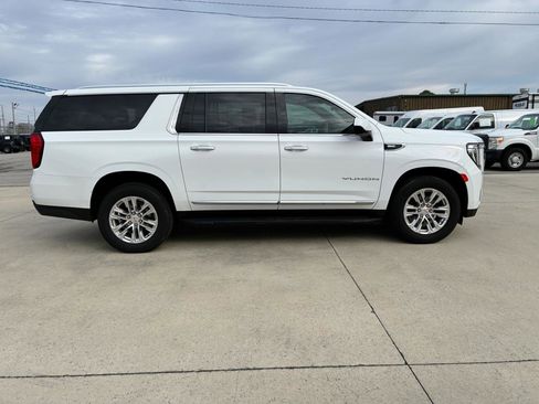 Used 2021 GMC Yukon XL SLT image 5