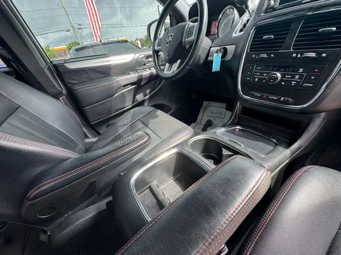 Used 2018 Dodge Grand Caravan GT FWD image 31