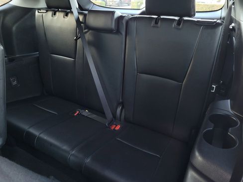 Certified 2024 Toyota Highlander XLE image 12