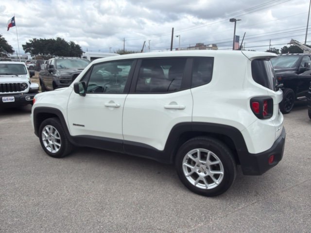 Used 2023 Jeep Renegade Latitude AWD/4WD image 4