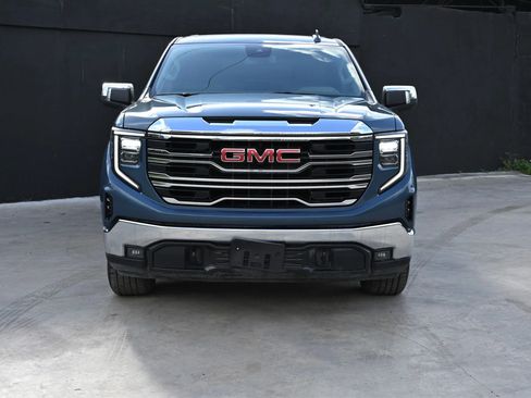 Used 2024 GMC Sierra 1500 SLT image 2