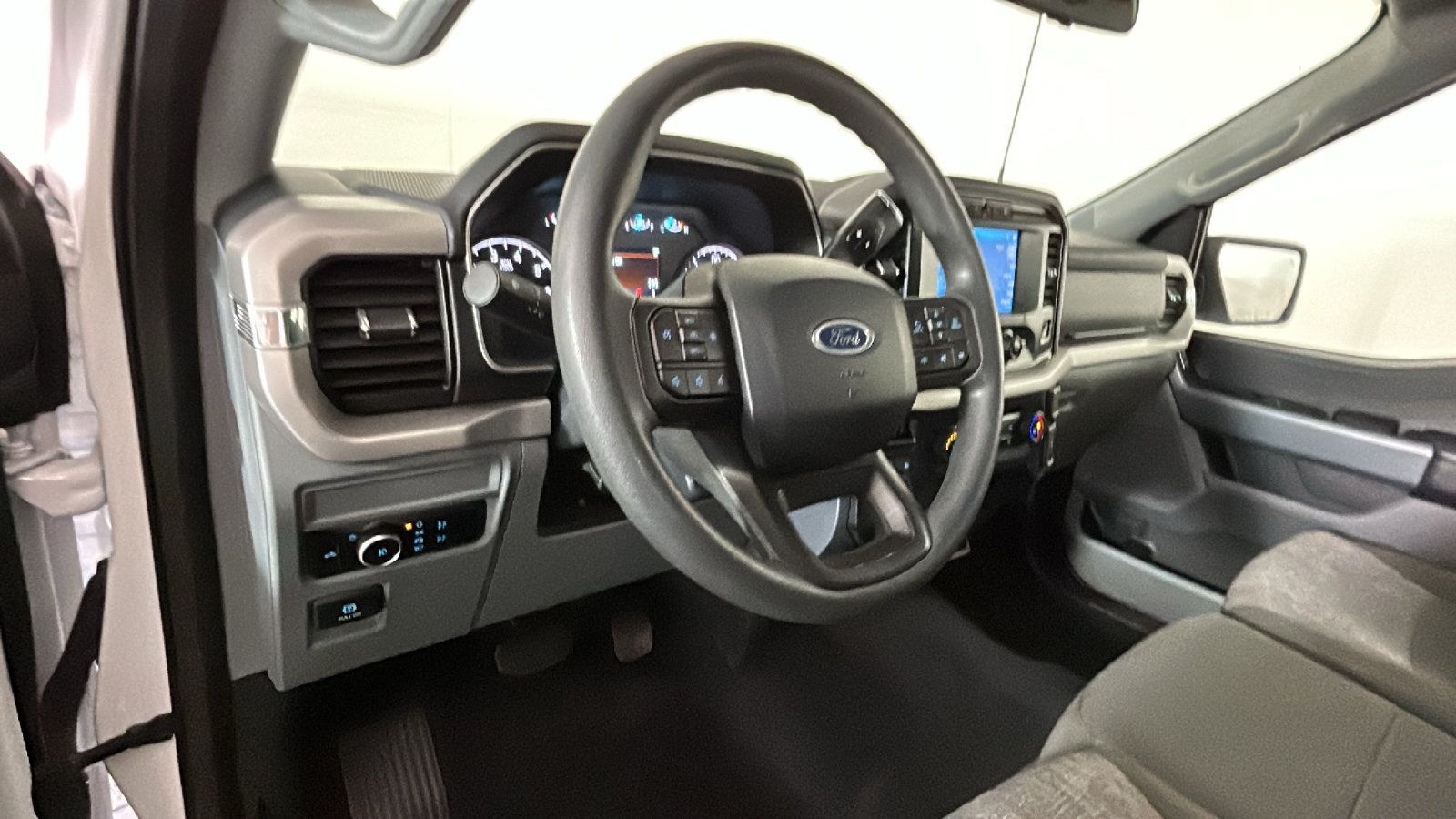 Used 2023 Ford F150 XLT w/ XTR Package AWD/4WD image 15
