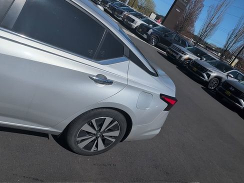 Used 2022 Nissan Altima 2.5 SV image 8