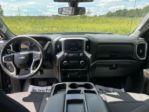 Used 2020 Chevrolet Silverado 1500 LT AWD/4WD image 17
