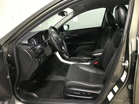 Used 2014 Honda Accord Sport image 10