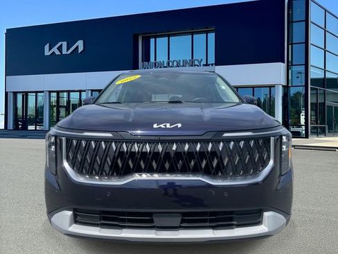 Certified 2025 Kia Carnival EX FWD image 2