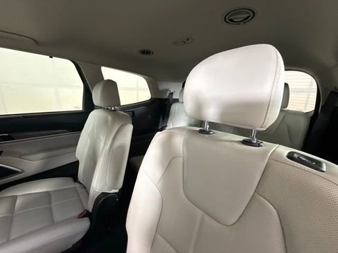 Used 2022 Kia Telluride EX w/ EX Premium Package image 20
