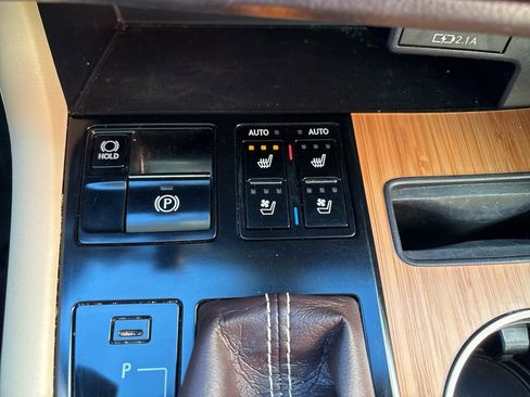 Used 2020 Lexus RX 350L Premium image 17