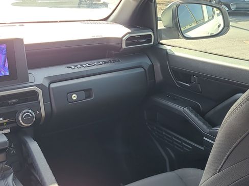 Used 2024 Toyota Tacoma SR image 16