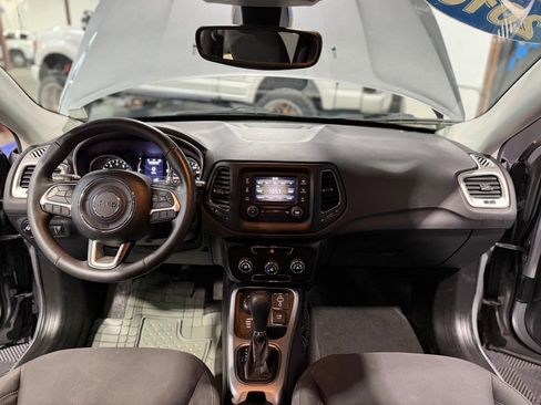 Used 2018 Jeep Compass Sport AWD/4WD image 13