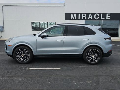 Used 2024 Porsche Cayenne image 3