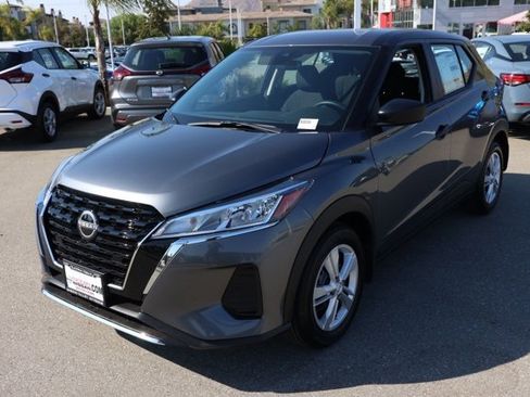 New 2025 Nissan Kicks Play S image 8