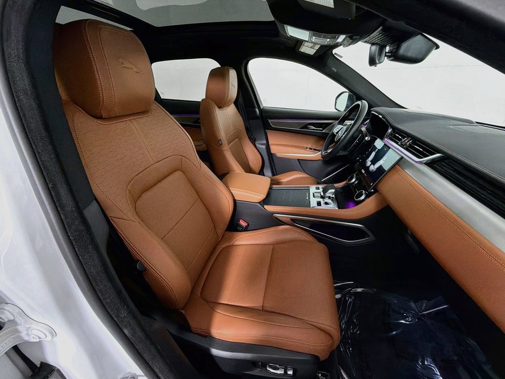 Certified 2026 Jaguar F-PACE R-Dynamic S AWD/4WD image 29