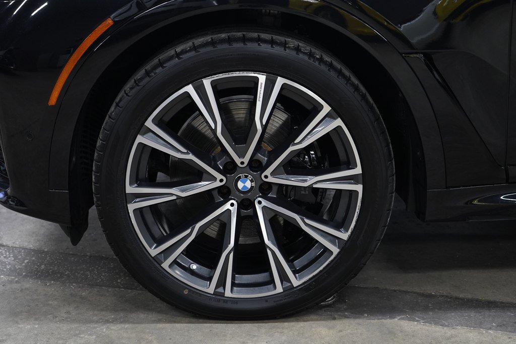 Used 2022 BMW X7 M50i w/ Executive Package AWD/4WD image 33