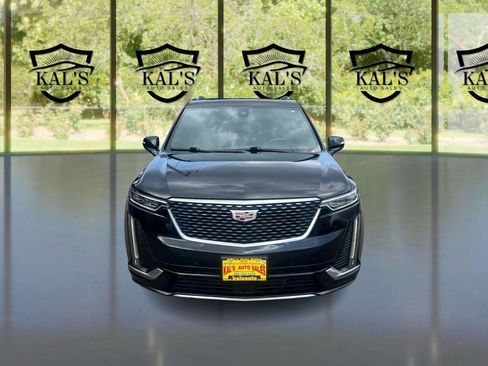 Used 2021 Cadillac XT6 Premium Luxury w/ Platinum Package AWD/4WD image 2