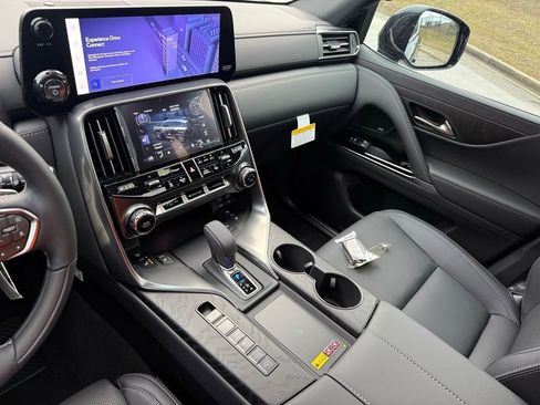 New 2026 Lexus LX 700h Luxury image 33