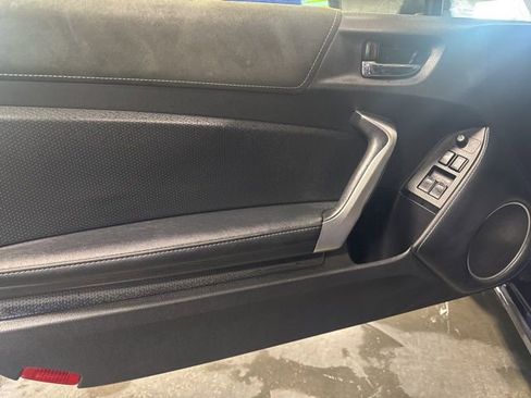 Used 2017 Toyota 86 image 12