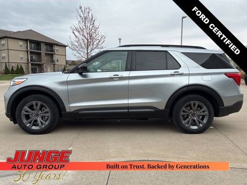 Certified 2023 Ford Explorer XLT w/ Equipment Group 202A AWD/4WD image 3
