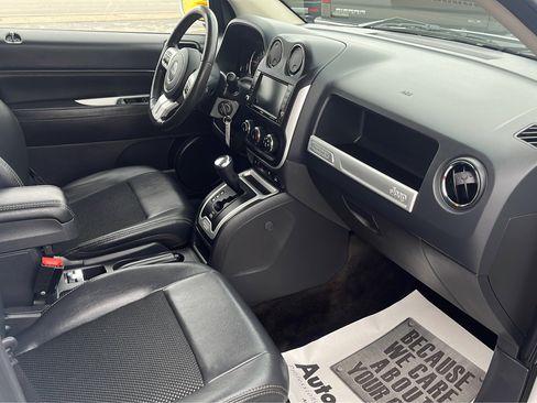Used 2014 Jeep Compass Latitude w/ Sun/Sound Group image 12