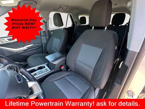 Used 2023 Ford Explorer XLT AWD/4WD image 17