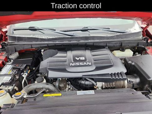 Used 2018 Nissan Titan SL image 16