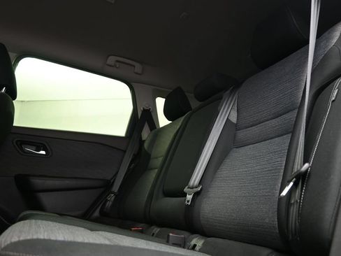 Used 2023 Nissan Rogue SV FWD image 12