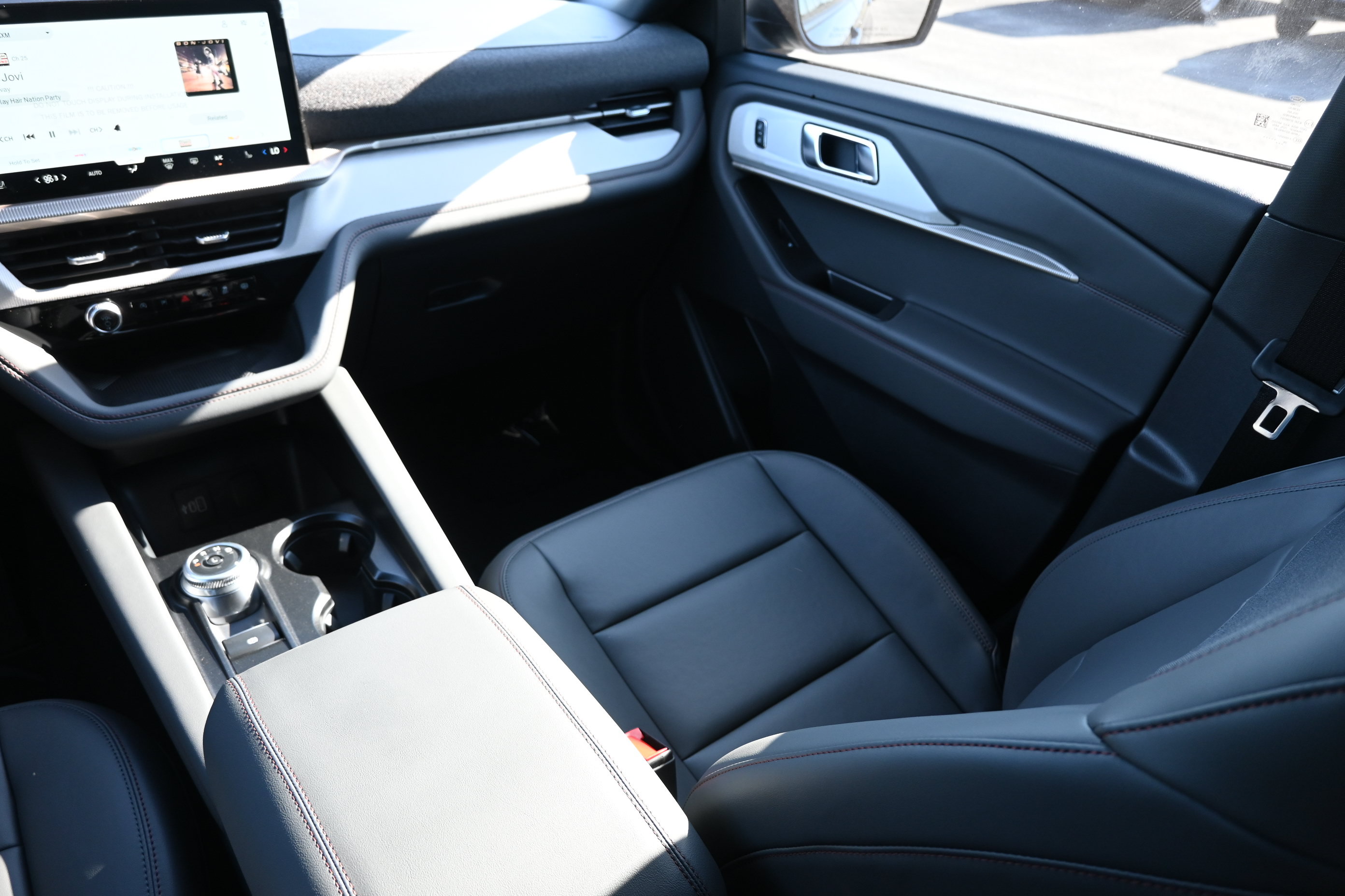 New 2027 Ford Explorer Active w/ Active Comfort Package RWD image 28