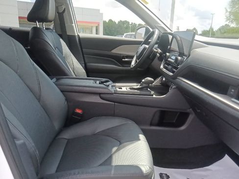 Used 2025 Toyota Grand Highlander AWD image 34