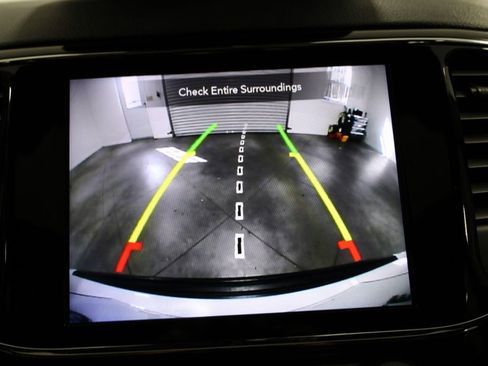 Used 2020 Jeep Grand Cherokee Altitude image 46