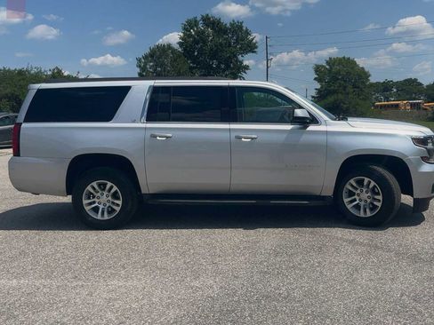 Used 2019 Chevrolet Suburban LT AWD/4WD image 8