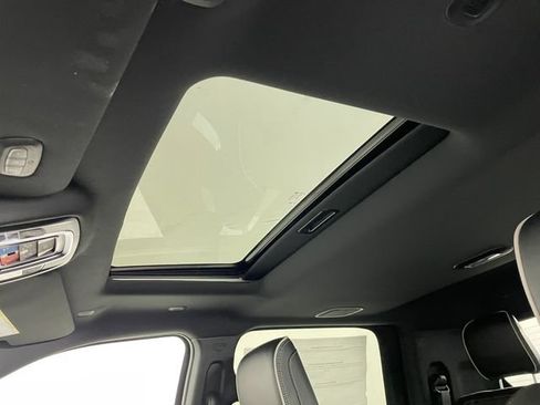 New 2026 RAM 2500 Laramie AWD/4WD image 8