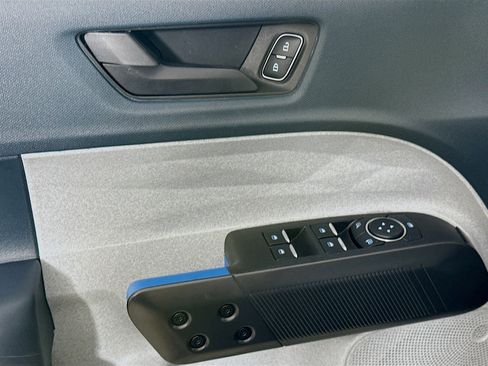 Used 2025 Ford Maverick XLT FWD image 15