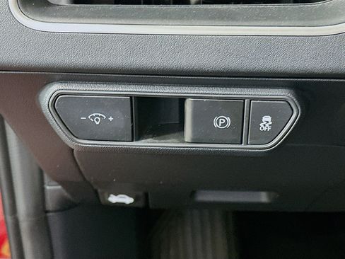 Used 2025 Kia K4 LXS image 16