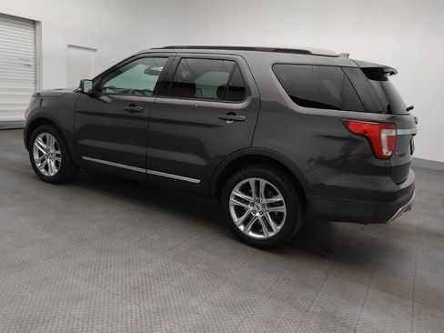 Used 2017 Ford Explorer XLT w/ Equipment Group 202A AWD/4WD image 3