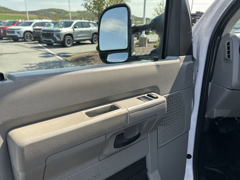 Used 2018 Ford E-350 and Econoline 350 Super Duty w/ Power Windows & Locks Group RWD image 16