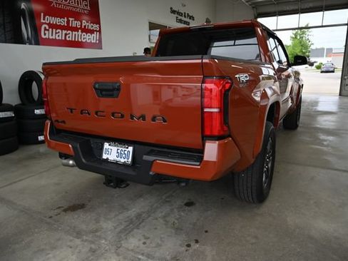 Used 2025 Toyota Tacoma TRD Sport AWD/4WD image 7