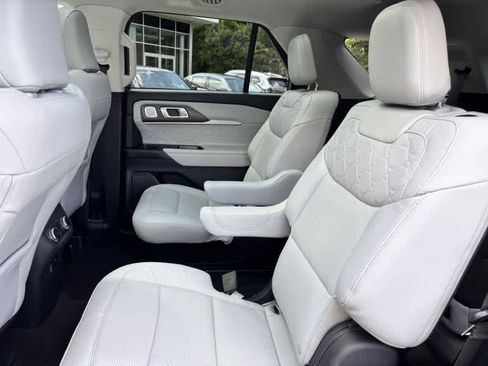 Used 2025 Ford Explorer Platinum w/ LUX Leather Package image 29