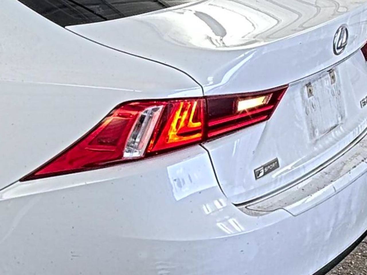 Used 2016 Lexus IS 200t w/ F Sport Package RWD image 8