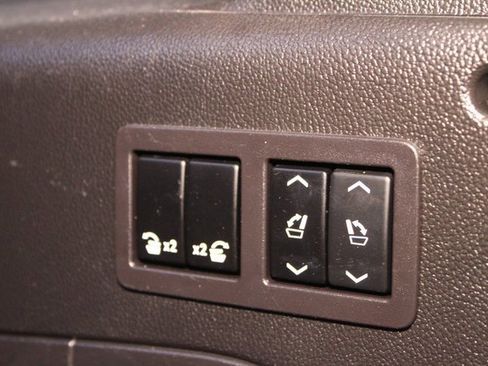 Used 2019 GMC Yukon XL SLT image 19