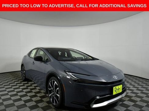 New 2026 Toyota Prius Plug-In Hybrid FWD image 8