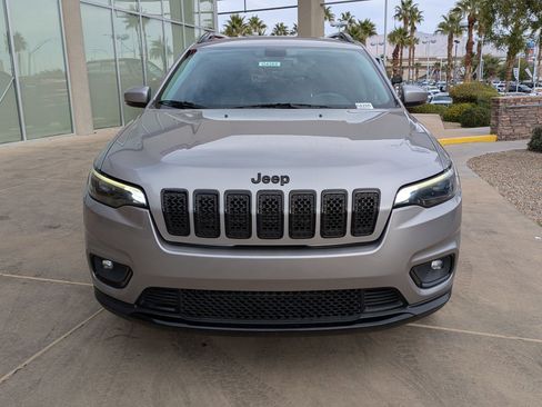 Used 2019 Jeep Cherokee Latitude Plus image 8