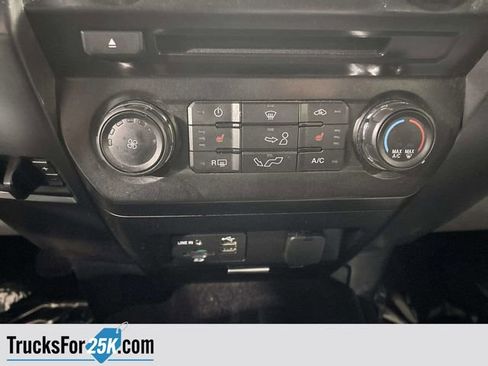 Used 2015 Ford F150 XLT w/ Equipment Group 302A Luxury image 34