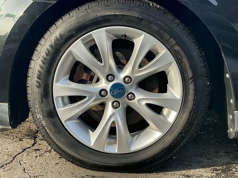 Used 2010 Ford Taurus SEL image 9