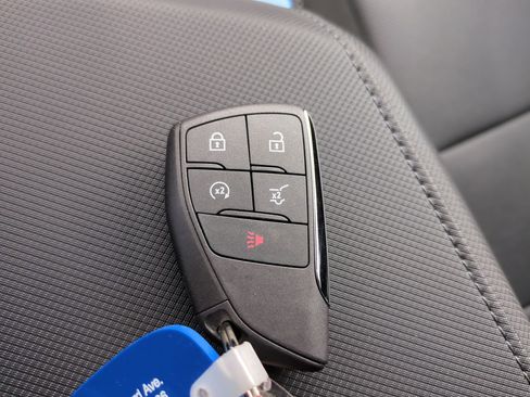 New 2026 Chevrolet Equinox EV LT image 26