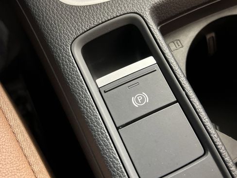 Used 2024 Audi Q3 2.0T Premium image 36