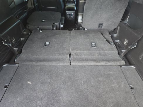 Used 2020 Ford Explorer XLT w/ Equipment Group 202A AWD/4WD image 16