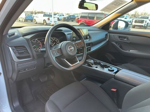 Used 2024 Nissan Rogue S image 12
