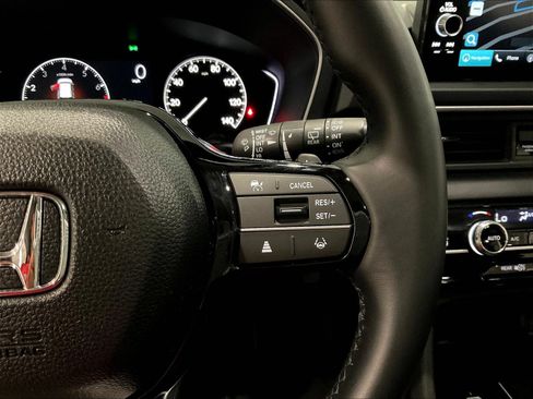 Certified 2025 Honda Pilot Touring image 12