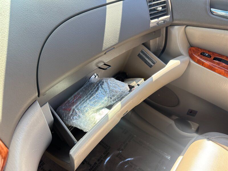 Used 2010 Toyota Sienna XLE FWD image 16