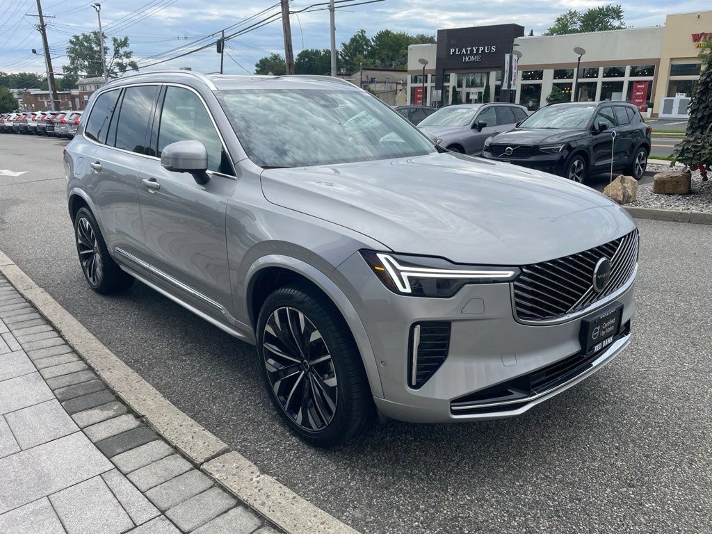 Used 2025 Volvo XC90 B6 Plus AWD/4WD image 7